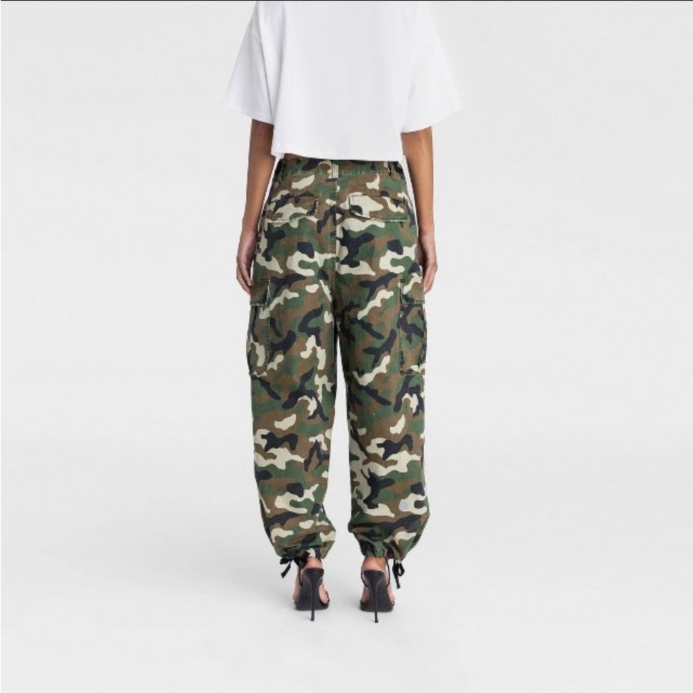 NWT KBB byKAHLANA Mid-Rise Straight Leg 'The Cargo Jogger'- CAMO- XS - Picture 3 of 4